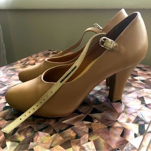 Character Shoes, Size 8